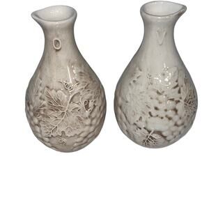 Harry & David 5.5 in oil & vinegar cruets made in Portugal grapevine design